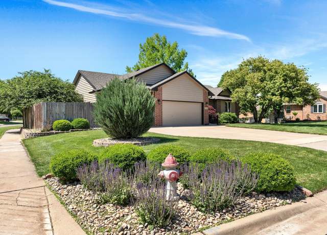 Property at 2422 N Covington Ct, Wichita, KS 67205, 4 beds, 3 baths