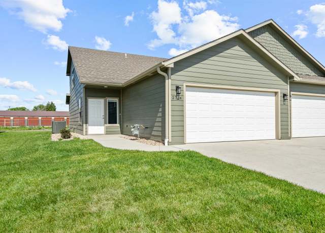 Property at 2714 Tim Rogers Ln, Salina, KS 67401, 3 beds, 3 baths