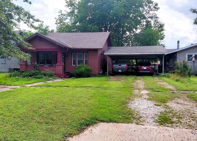 Property at 215 N Kansas St, Oxford, KS 67119, 3 beds, 1 bath