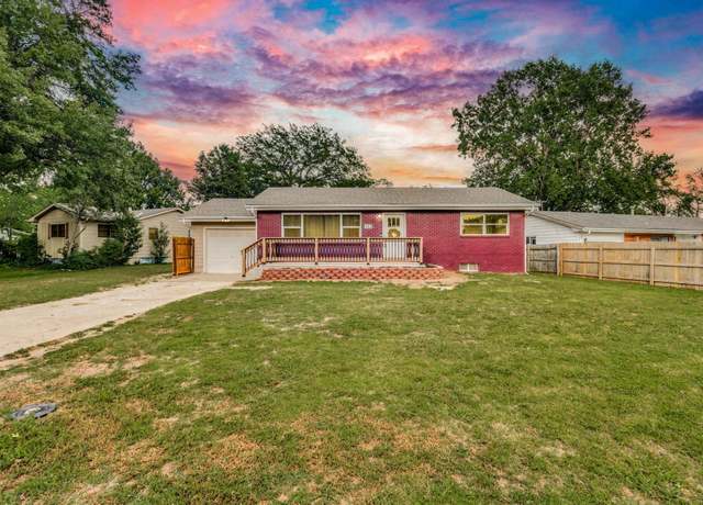 Property at 302 S Washington St, Belle Plaine, KS 67013, 6 beds, 2 baths