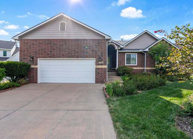 Property at 7222 E Cedaridge Cir, Wichita, KS 67226, 4 beds, 3 baths