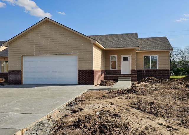Property at 5830 N Newport Ct, Park City, KS 67219, 5 beds, 3 baths
