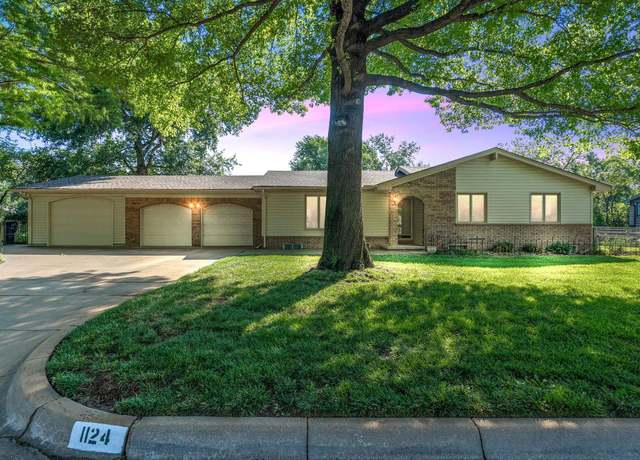 Property at 1124 N Chipper Ln, Wichita, KS 67212, 3 beds, 2.5 baths
