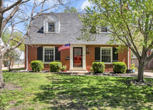 Property at 122 N Parkwood Ln, Wichita, KS 67208, 3 beds, 3 baths