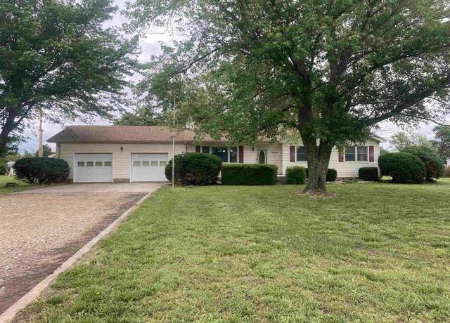 Property at 3418 Meadowlark Ln, Winfield, KS 67156, 3 beds, 2 baths