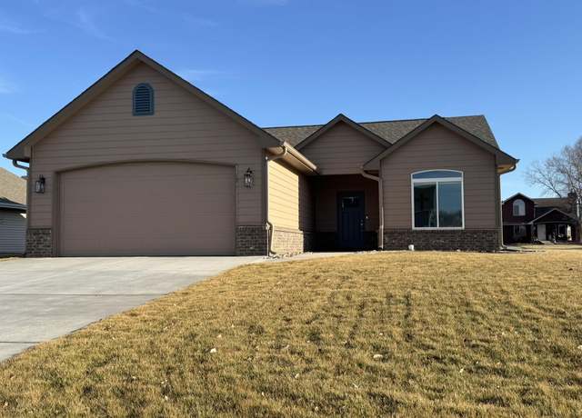 Property at 4426 Niblick Dr, Winfield, KS 67156, 2 beds, 2 baths