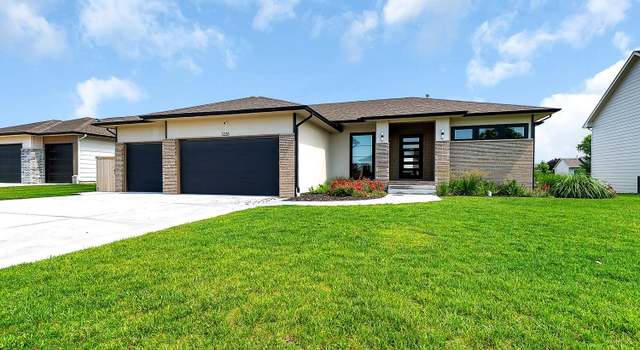 Photo of 1226 W Lakeway Ct, Andover, KS 67002
