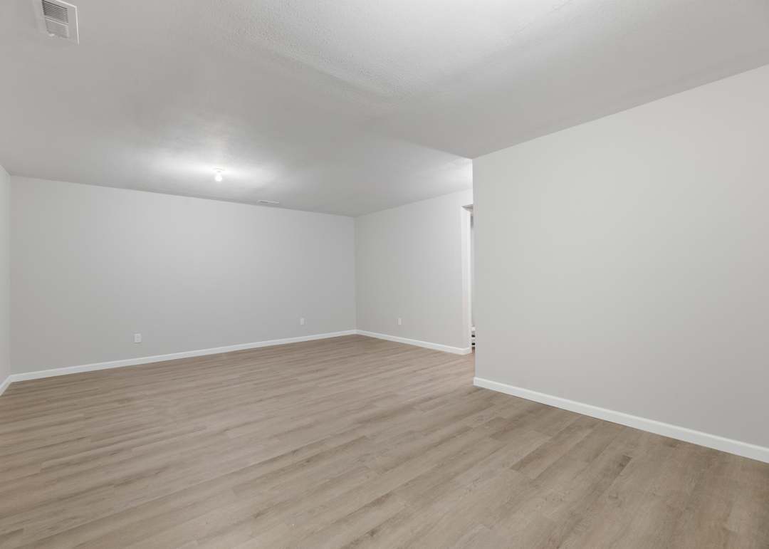 1233 S Ward Pkwy, Haysville, KS 67060