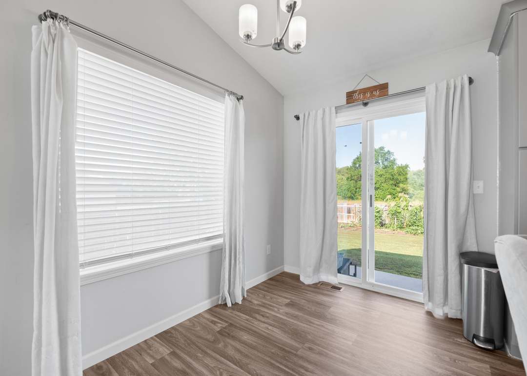 1233 S Ward Pkwy, Haysville, KS 67060