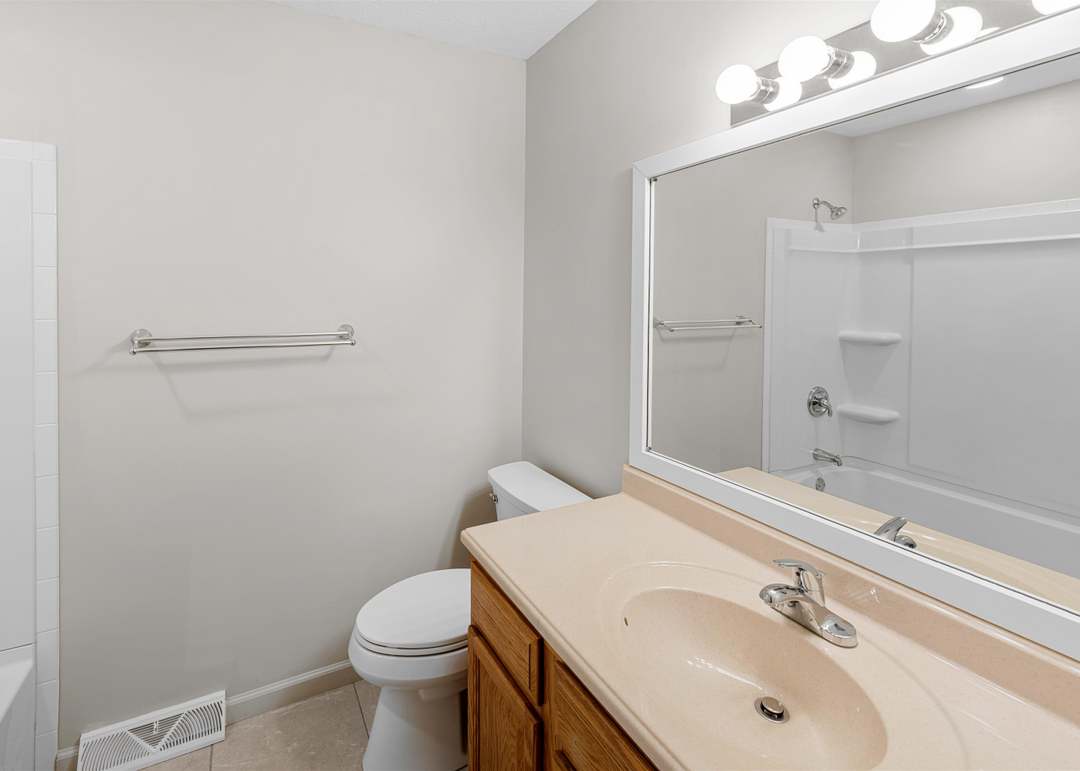 827 Mike Dr, Salina, KS 67401