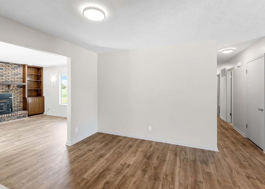 827 Mike Dr, Salina, KS 67401