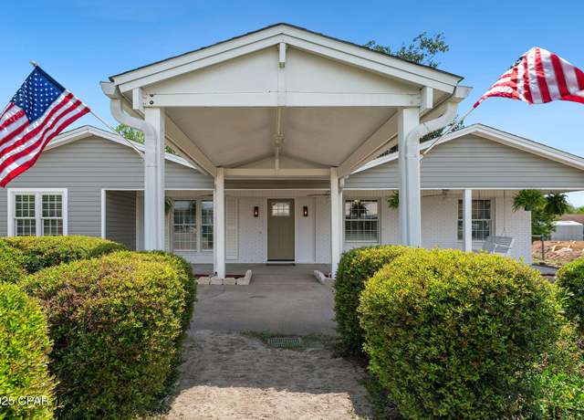 Property at 3911 W 20th Ct, Panama City, FL 32405, 3 beds, 2 baths