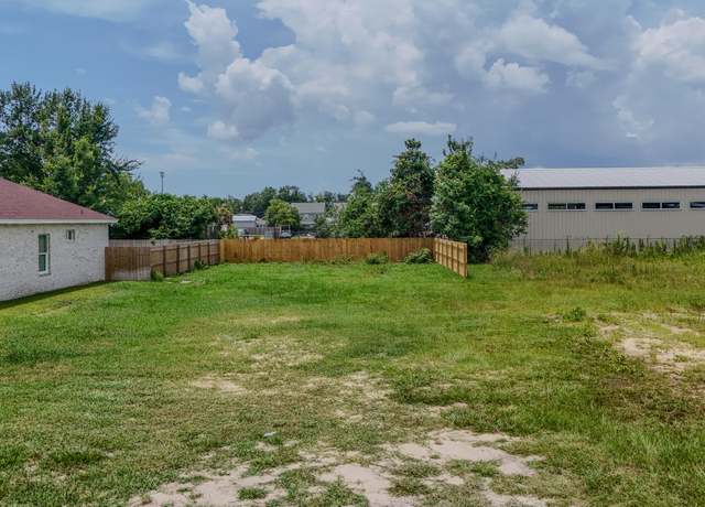 Property at 1404 Wisconsin Ave, Lynn Haven, FL 32444