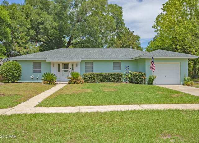 Property at 2094 Morven St, Chipley, FL 32428, 3 beds, 2 baths
