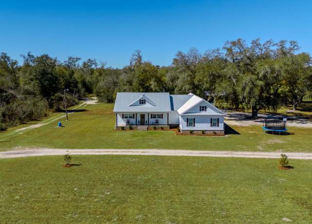 Property at 5275 Friendship Church Rd, Malone, FL 32445, 3 beds, 2 baths