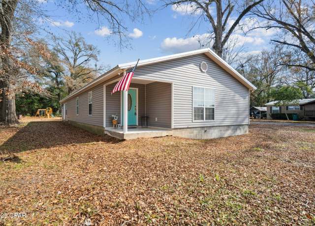 Property at 5324 Forest Dr, Graceville, FL 32440, 4 beds, 2 baths
