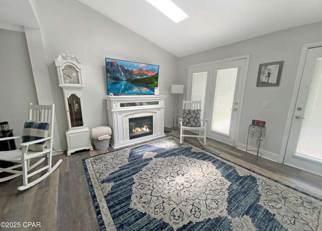 Property at 1025 W 19th St Unit 2D, Panama City, FL 32405, 3 beds, 2 baths