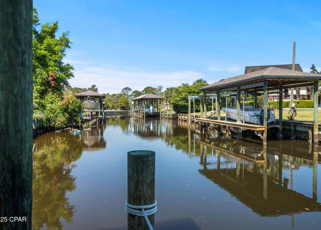Property at 138 Queens Cir, Panama City, FL 32405, 3 beds, 3.5 baths