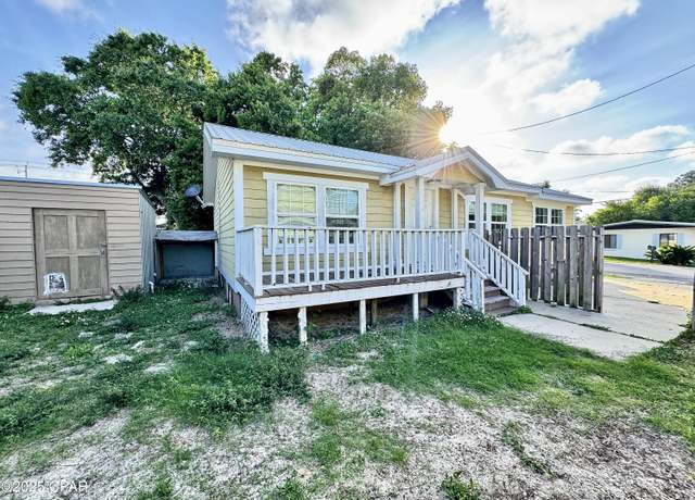 Property at 319 Laureno Pl, Panama City Beach, FL 32413, 3 beds, 1.5 baths