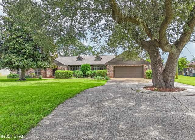 Property at 811 W Pierson Drive Dr, Lynn Haven, FL 32444, 3 beds, 2 baths