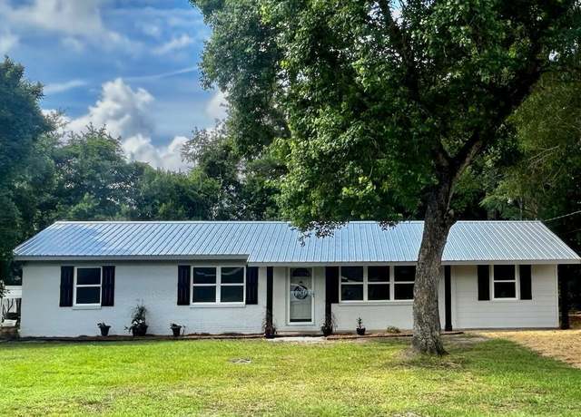 Property at 1117 10th Ave, Graceville, FL 32440, 3 beds, 2 baths