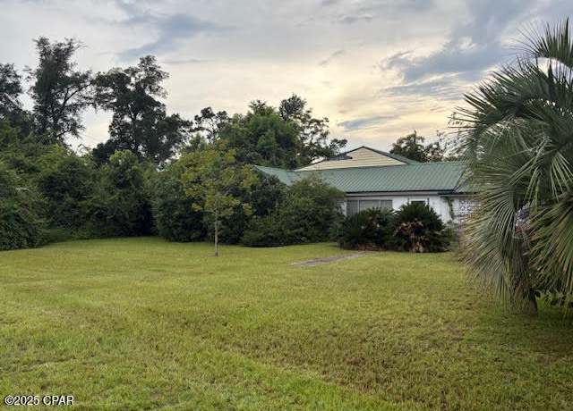 Property at 417 Lakepoint Rd, Alford, FL 32420, 2 beds, 1.5 baths
