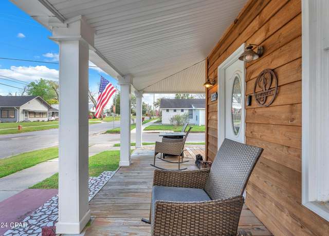 Property at 748 3rd St, Chipley, FL 32428, 3 beds, 2 baths