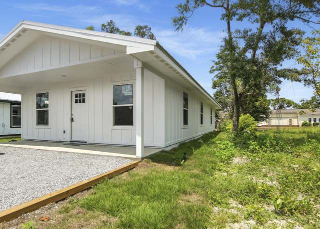 Property at 713 E 10th Ct, Panama City, FL 32401, 3 beds, 2 baths