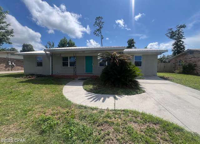 Property at 2004 Greenbriar Blvd, Lynn Haven, FL 32444, 4 beds, 2 baths