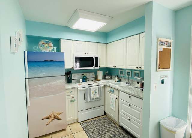 Property at 4114 Holiday Dr #16, Panama City Beach, FL 32408, 1 bed, 1 bath
