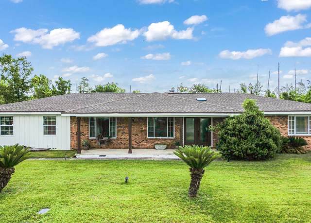 Property at 274 N Charlene Dr, Panama City, FL 32404, 3 beds, 2 baths