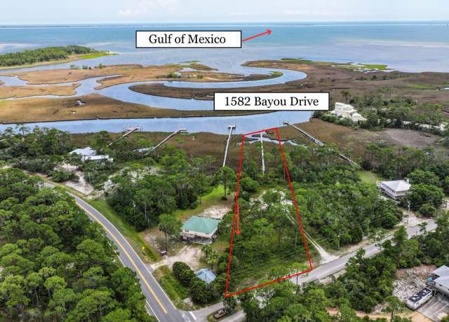 Property at 1582 Bayou Dr, Carrabelle, FL 32322
