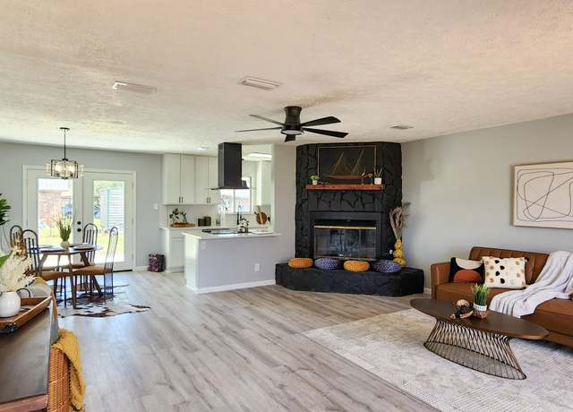 Property at 3919 Peters Dr, Panama City, FL 32405, 3 beds, 2 baths
