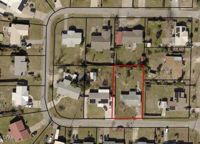 Property at 1812 Airport Cir, Panama City, FL 32405, 3 beds, 2 baths