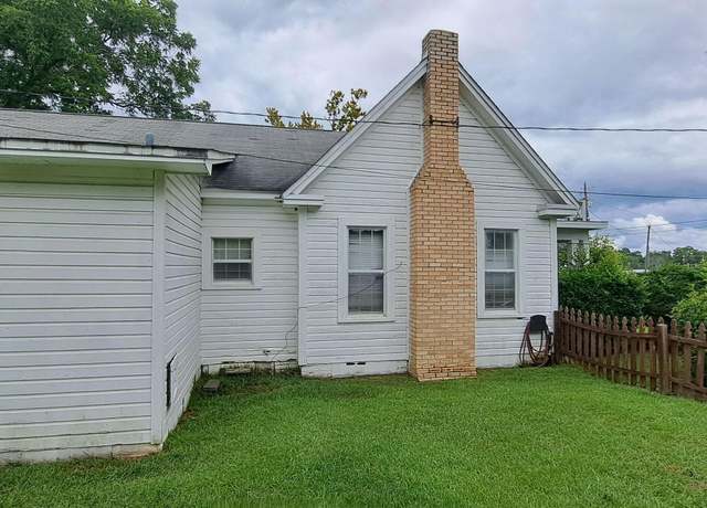 Property at 509 S Depot St, Bonifay, FL 32425, 3 beds, 2 baths