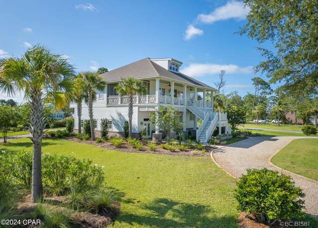 Property at 107 Dupont Dr, Port St. Joe, FL 32456, 4 beds, 3 baths
