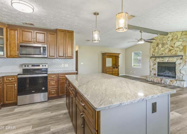 Property at 1215 Tammy Ln, Panama City, FL 32404, 3 beds, 2 baths