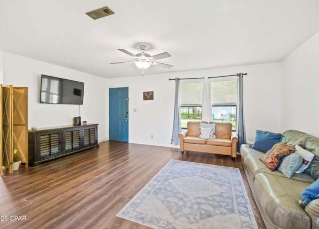 Property at 1282 Holley Ave, Chipley, FL 32428, 2 beds, 1 bath
