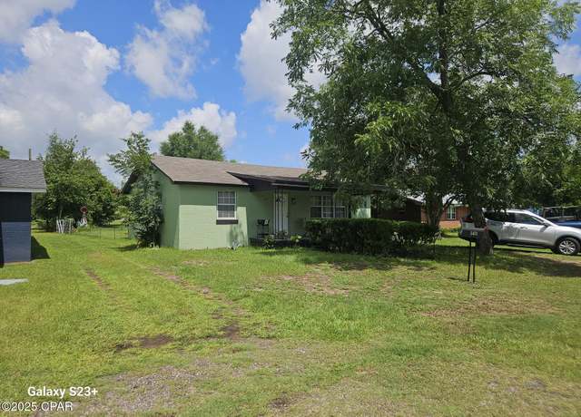 Property at 5471 10th St, Malone, FL 32445, 2 beds, 1 bath