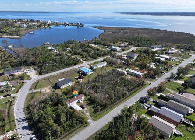 Property at 1433 S Kimbrel Ave, Panama City, FL 32404, 2 beds, 1.5 baths
