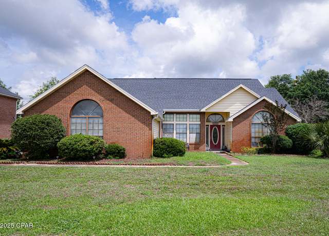 Property at 2712 Woodmere Dr, Panama City, FL 32405, 4 beds, 2 baths