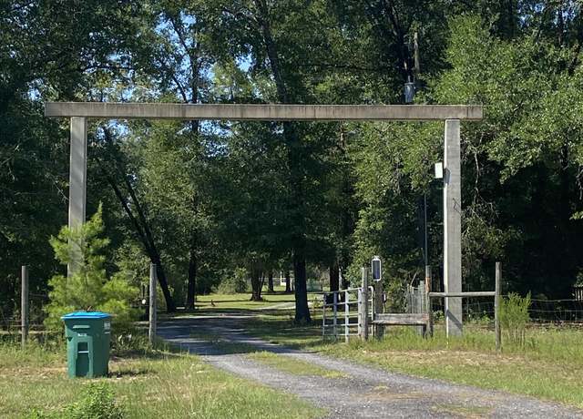 Property at 7960 NW County Road 274, Altha, FL 32421, 3 beds, 3 baths