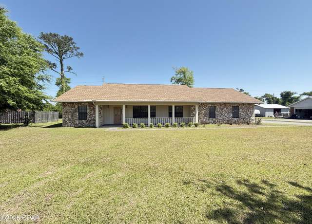 Property at 5141 Menawa Trl, Marianna, FL 32446, 3 beds, 2 baths