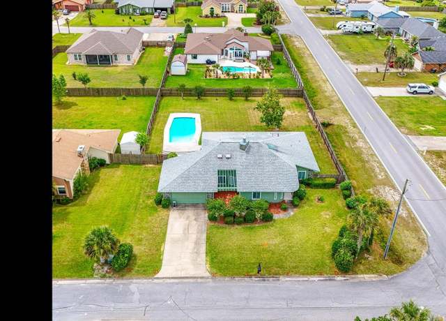 Property at 2324 Raintree Pl, Lynn Haven, FL 32444, 3 beds, 2 baths