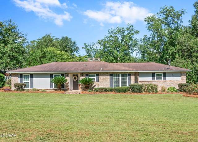 Property at 822 8th St, Chipley, FL 32428, 3 beds, 1.5 baths