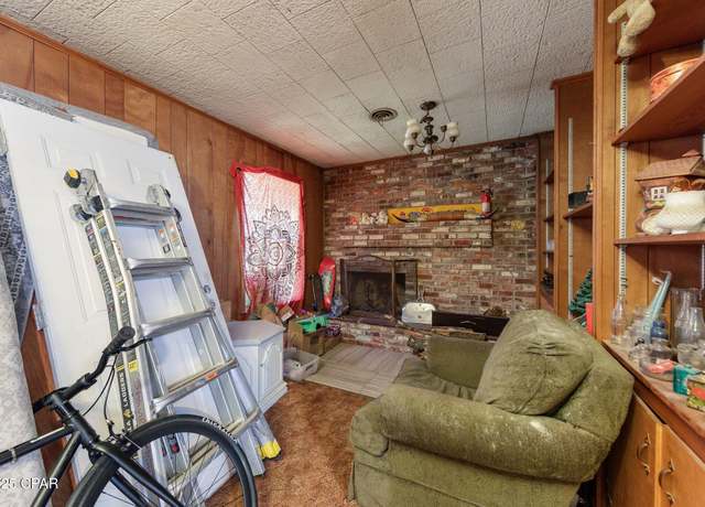 Property at 7485 Munson Hwy, Milton, FL 32570, 4 beds, 2 baths