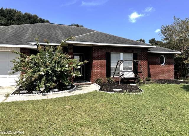 Property at 2265 Lewis St, Crestview, FL 32536, 4 beds, 3 baths