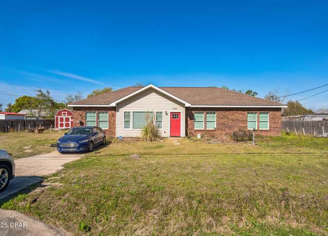 Property at 1911 Frankford Ave, Panama City, FL 32405, 3 beds, 2 baths