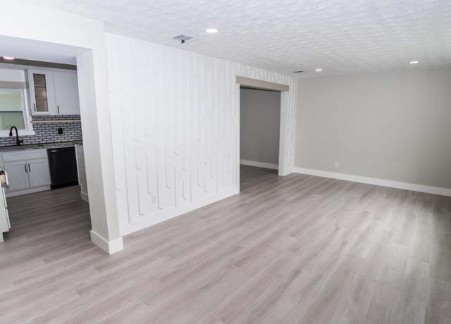 Property at 1507 Belmont Blvd, Lynn Haven, FL 32444, 4 beds, 3.5 baths