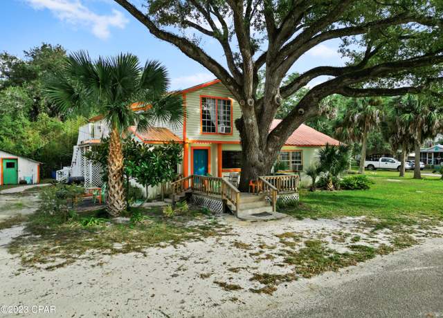 Property at 2558 Mckinnon St, Port St. Joe, FL 32456, 3 beds, 2 baths